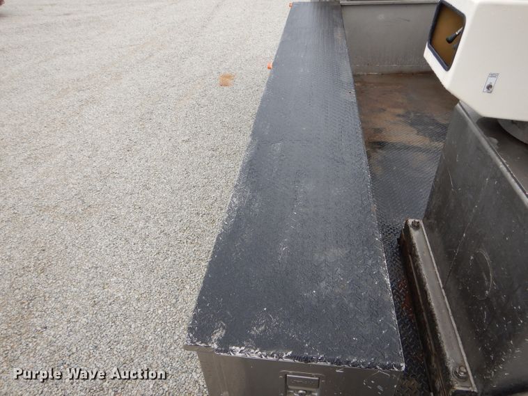 image for item DH6044 2005 International 4400 bucket truck