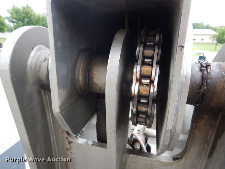 image for item DH6044 2005 International 4400 bucket truck