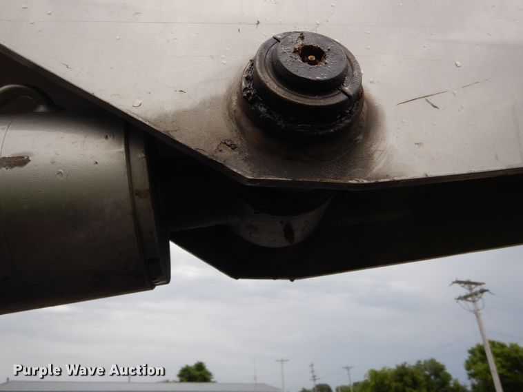 image for item DH6044 2005 International 4400 bucket truck