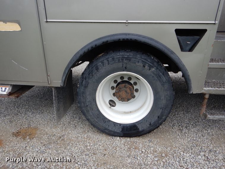 image for item DH6044 2005 International 4400 bucket truck