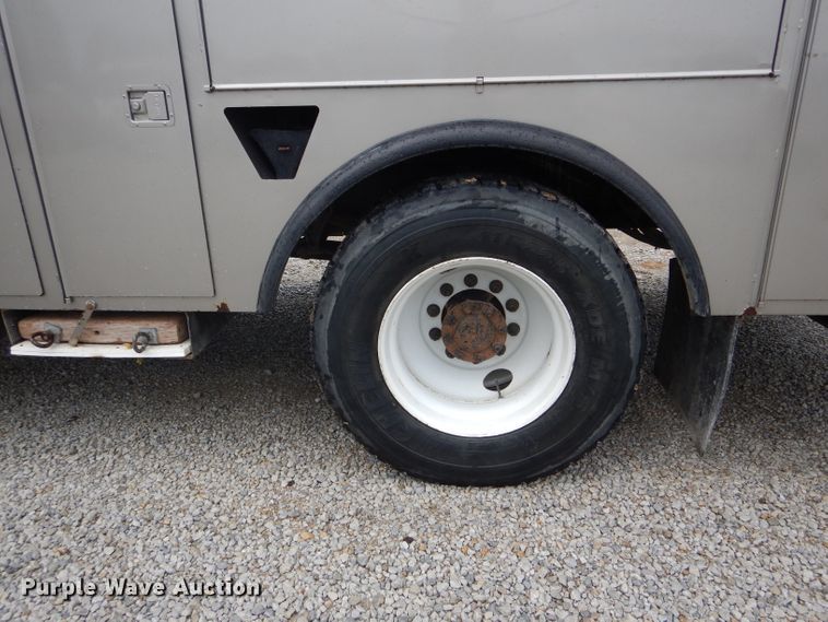 image for item DH6044 2005 International 4400 bucket truck