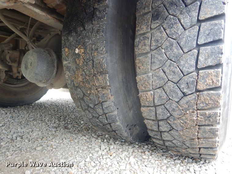 image for item DH6044 2005 International 4400 bucket truck