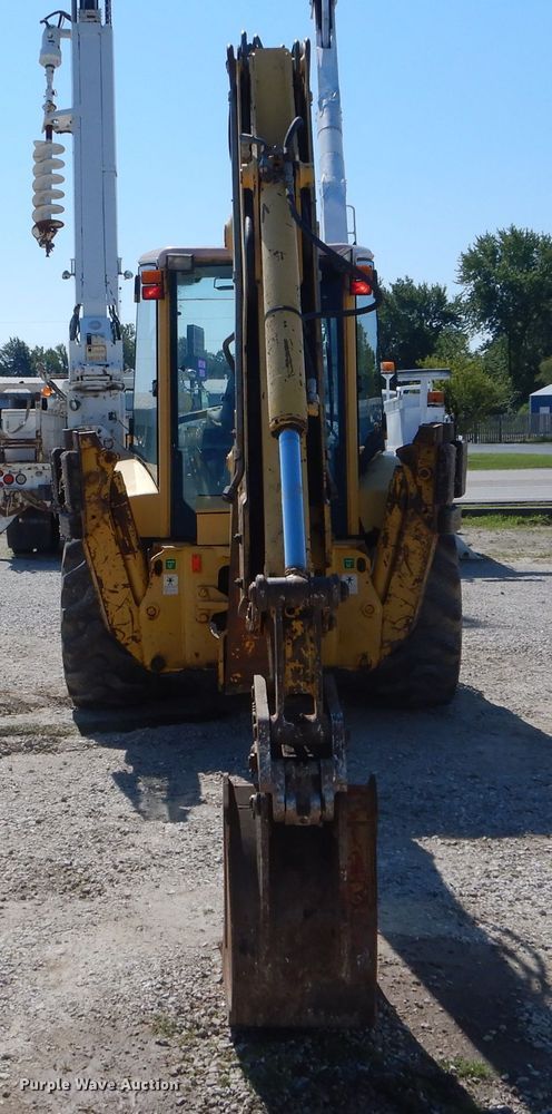 image for item DH6049 2003 Komatsu WB140-2N backhoe