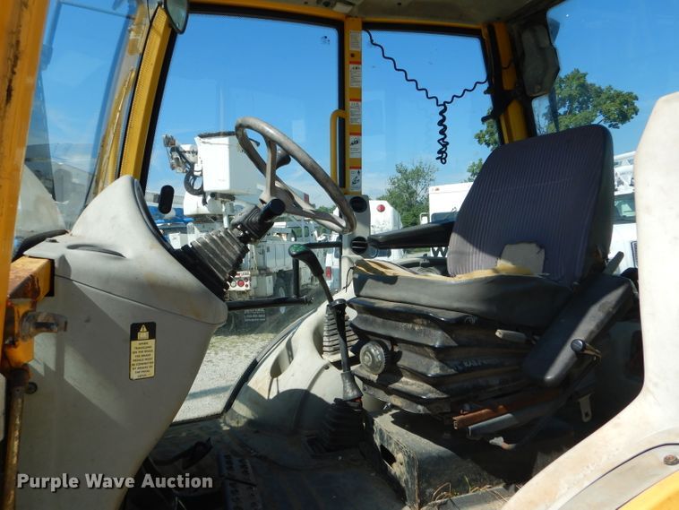 image for item DH6049 2003 Komatsu WB140-2N backhoe