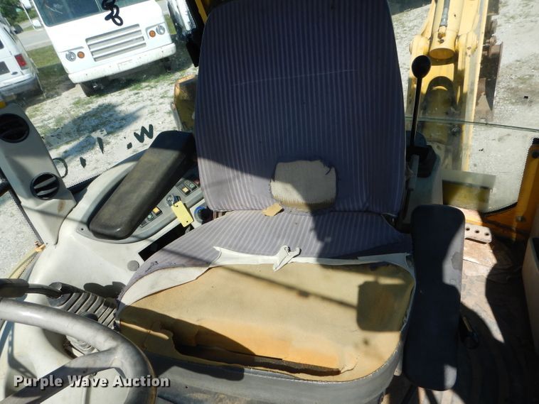 image for item DH6049 2003 Komatsu WB140-2N backhoe