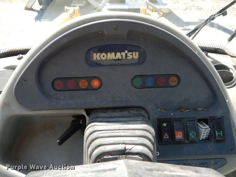 image for item DH6049 2003 Komatsu WB140-2N backhoe