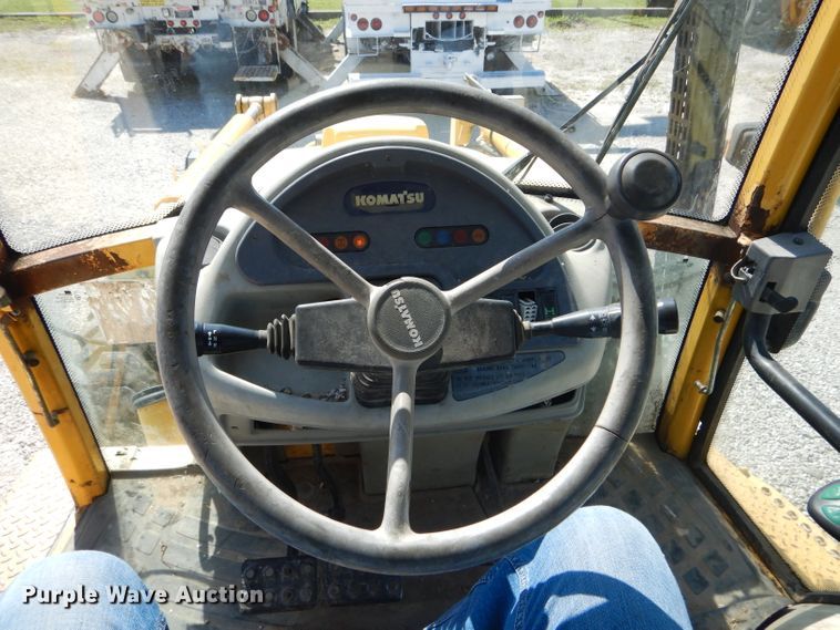 image for item DH6049 2003 Komatsu WB140-2N backhoe