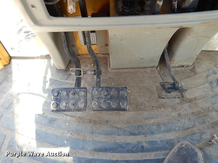 image for item DH6049 2003 Komatsu WB140-2N backhoe