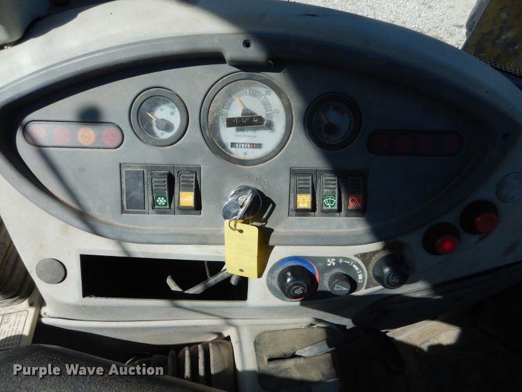 image for item DH6049 2003 Komatsu WB140-2N backhoe