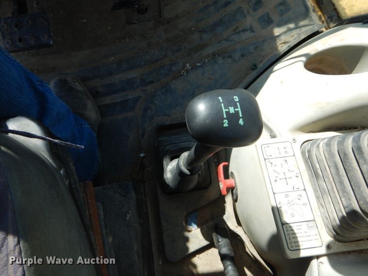 image for item DH6049 2003 Komatsu WB140-2N backhoe