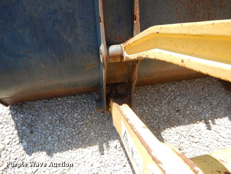 image for item DH6049 2003 Komatsu WB140-2N backhoe