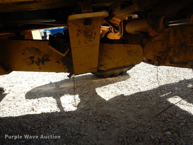 image for item DH6049 2003 Komatsu WB140-2N backhoe