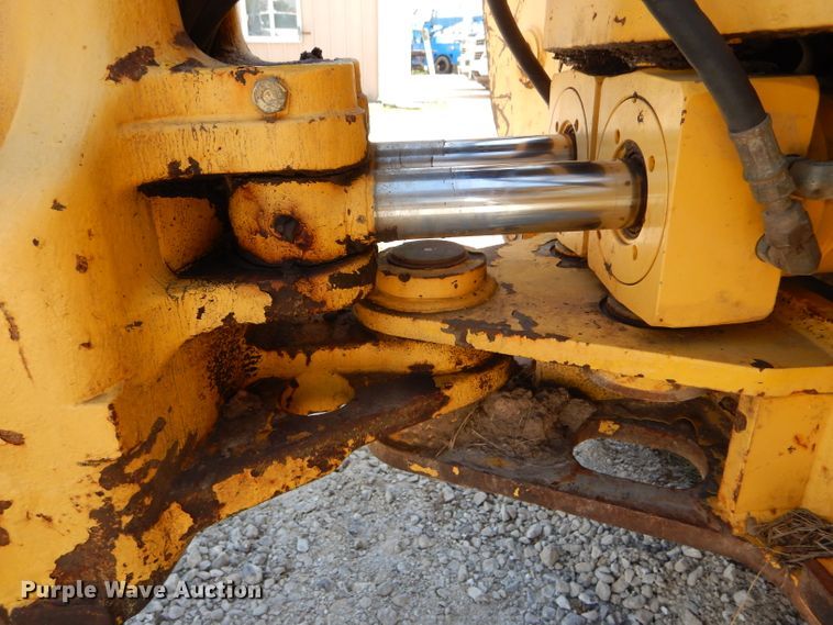 image for item DH6049 2003 Komatsu WB140-2N backhoe