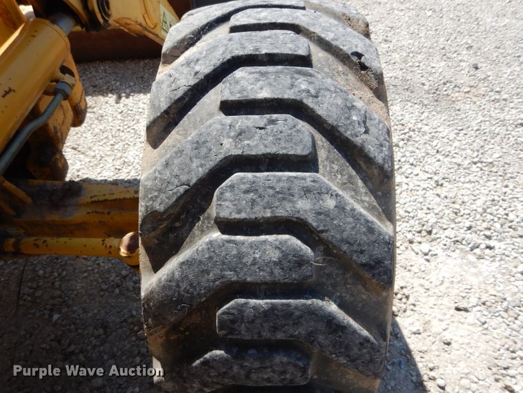 image for item DH6049 2003 Komatsu WB140-2N backhoe