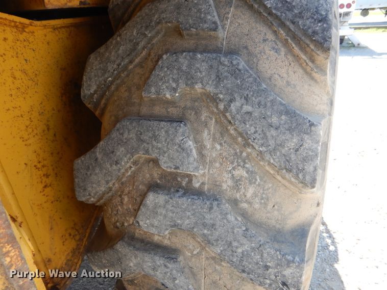 image for item DH6049 2003 Komatsu WB140-2N backhoe