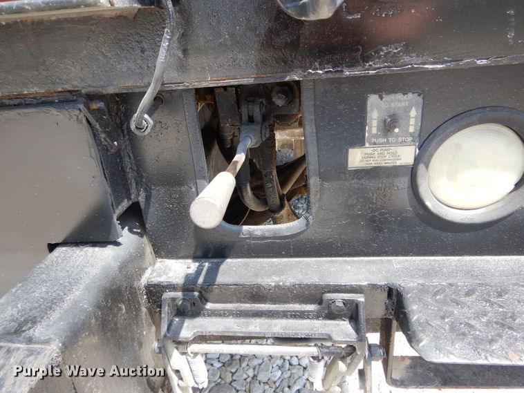 image for item DH6050 2004 International 4400 bucket truck