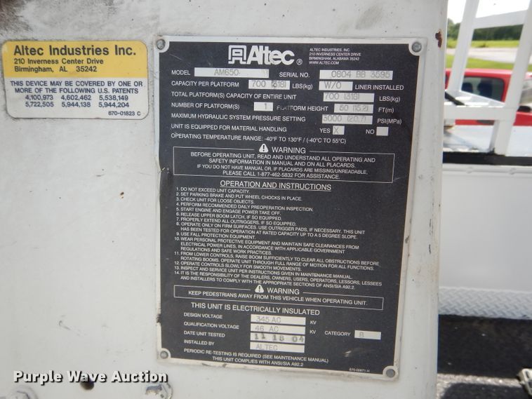 image for item DH6050 2004 International 4400 bucket truck