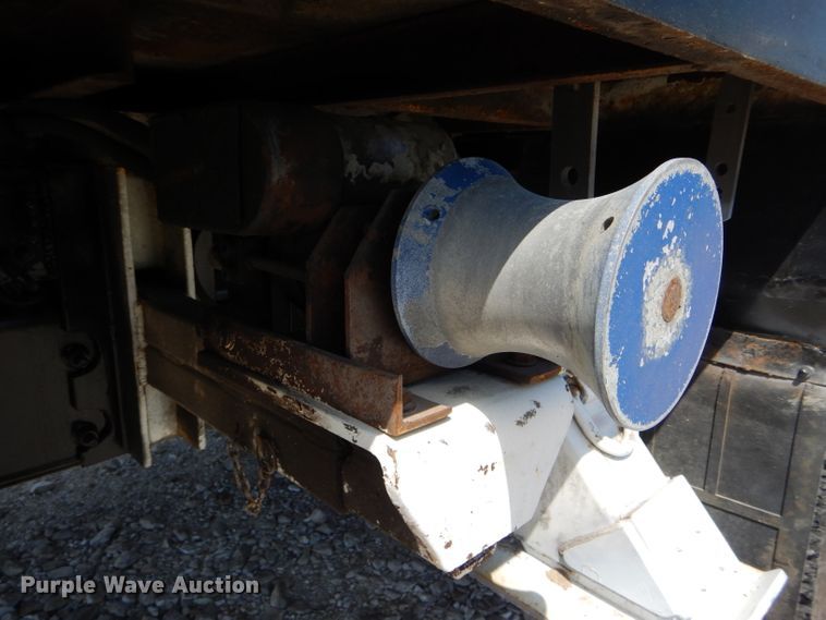 image for item DH6050 2004 International 4400 bucket truck