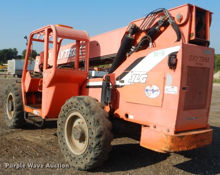 image for item DI2264 2006 SkyTrak 10042 telehandler