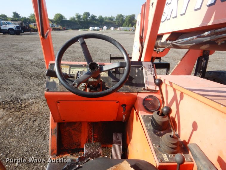 image for item DI2264 2006 SkyTrak 10042 telehandler