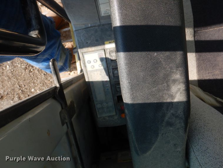 image for item DI2265 2005 Kobelco SK330LC excavator