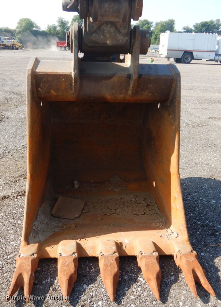 image for item DI2265 2005 Kobelco SK330LC excavator