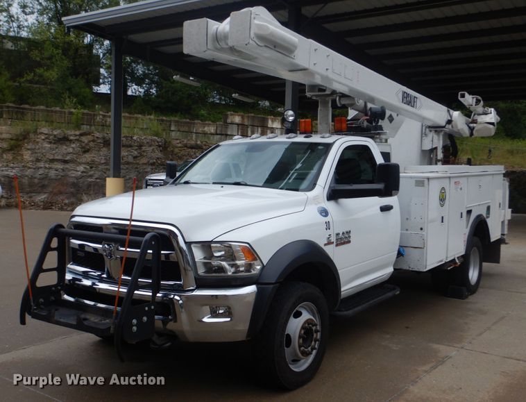 image for item DI2279 2014 Dodge Ram 5500 bucket truck