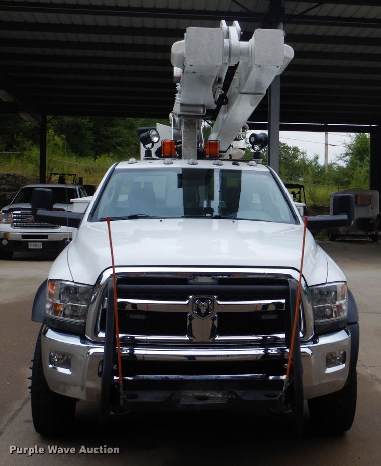 image for item DI2279 2014 Dodge Ram 5500 bucket truck