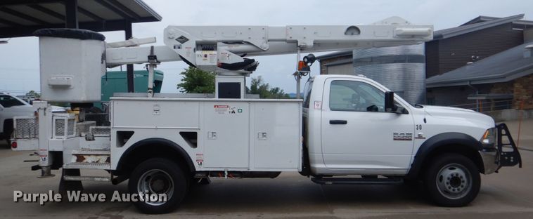 image for item DI2279 2014 Dodge Ram 5500 bucket truck