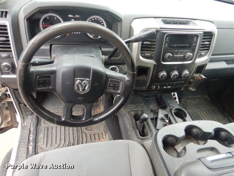 image for item DI2279 2014 Dodge Ram 5500 bucket truck