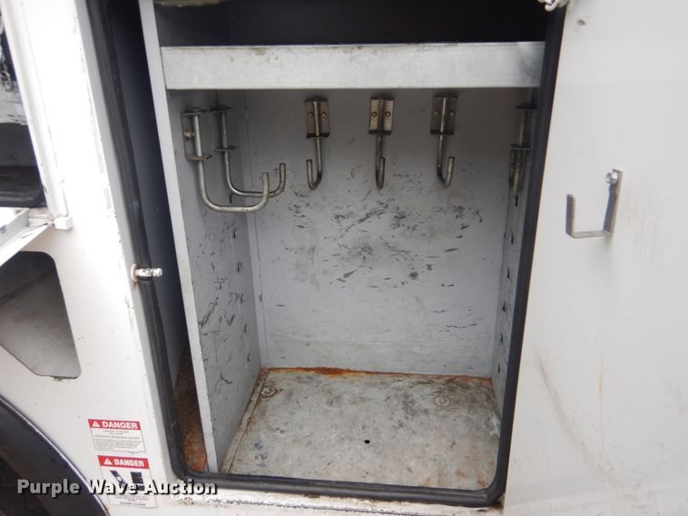 image for item DI2279 2014 Dodge Ram 5500 bucket truck