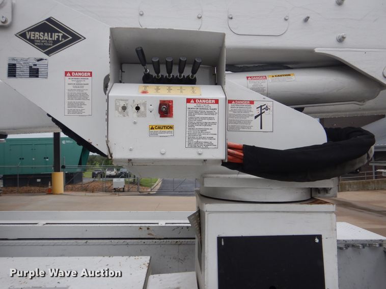 image for item DI2279 2014 Dodge Ram 5500 bucket truck