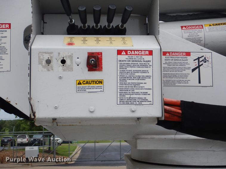 image for item DI2279 2014 Dodge Ram 5500 bucket truck