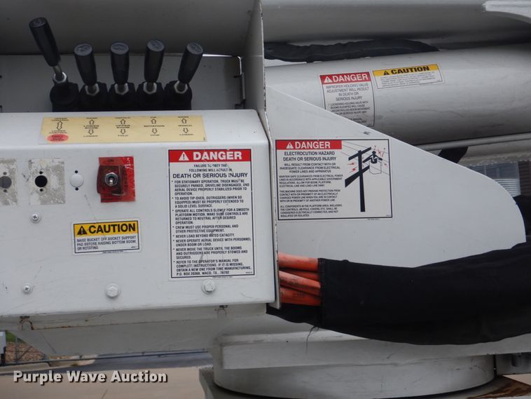 image for item DI2279 2014 Dodge Ram 5500 bucket truck