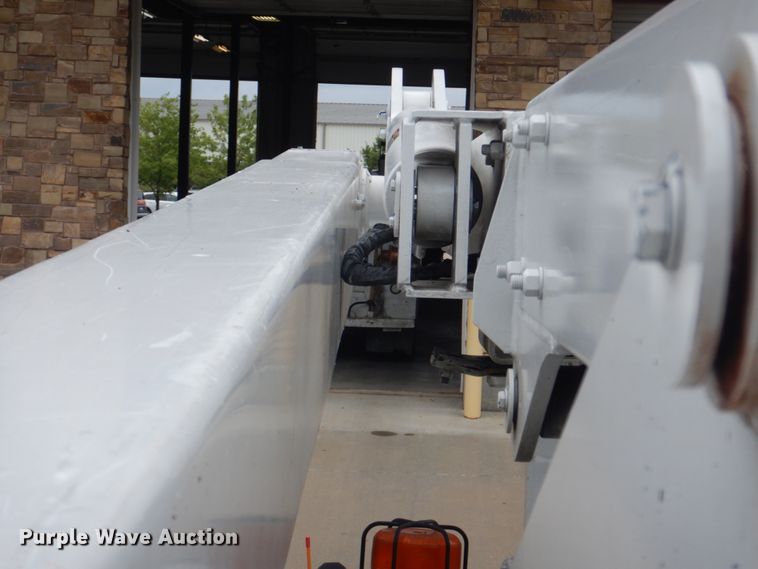 image for item DI2279 2014 Dodge Ram 5500 bucket truck