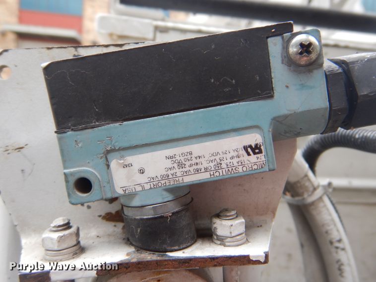 image for item DI2279 2014 Dodge Ram 5500 bucket truck