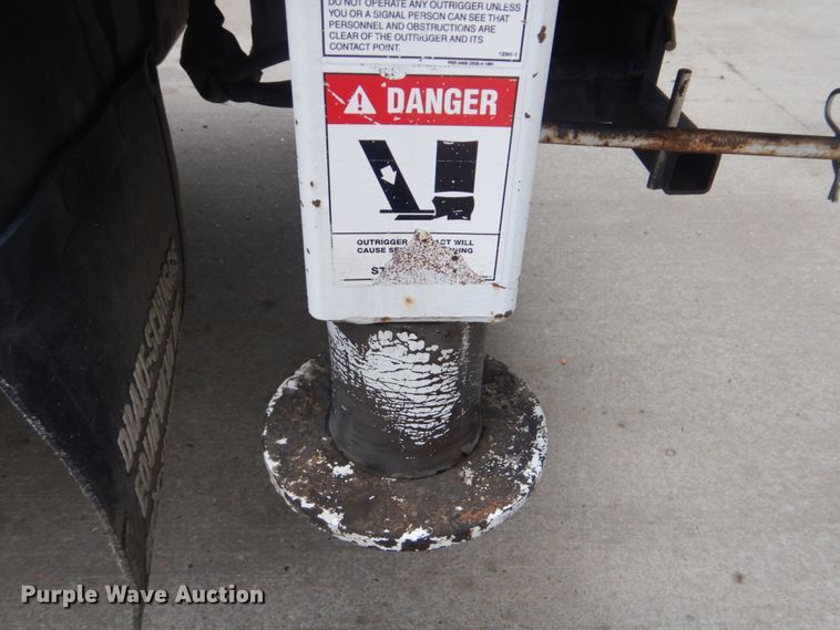 image for item DI2279 2014 Dodge Ram 5500 bucket truck