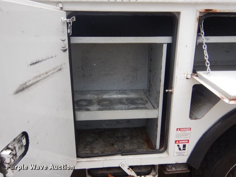 image for item DI2279 2014 Dodge Ram 5500 bucket truck