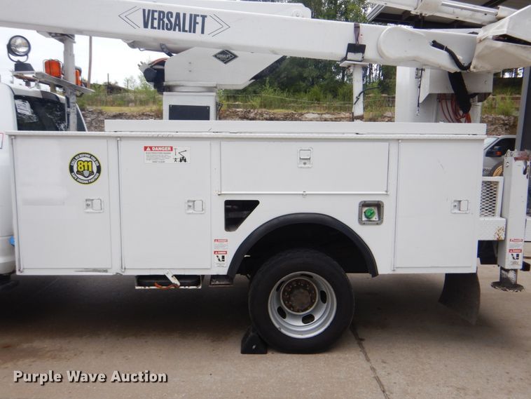 image for item DI2279 2014 Dodge Ram 5500 bucket truck