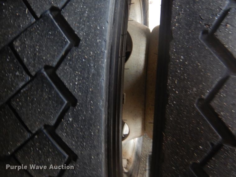 image for item DI2279 2014 Dodge Ram 5500 bucket truck