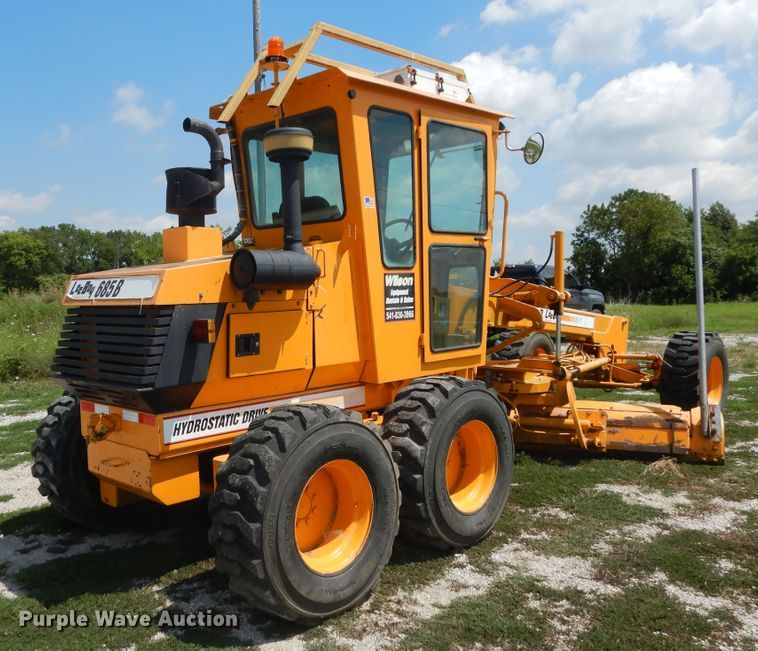 image for item DY9846 2000 LeeBoy 685B motor grader
