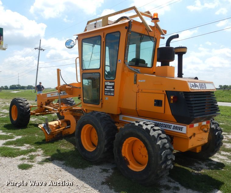 image for item DY9846 2000 LeeBoy 685B motor grader