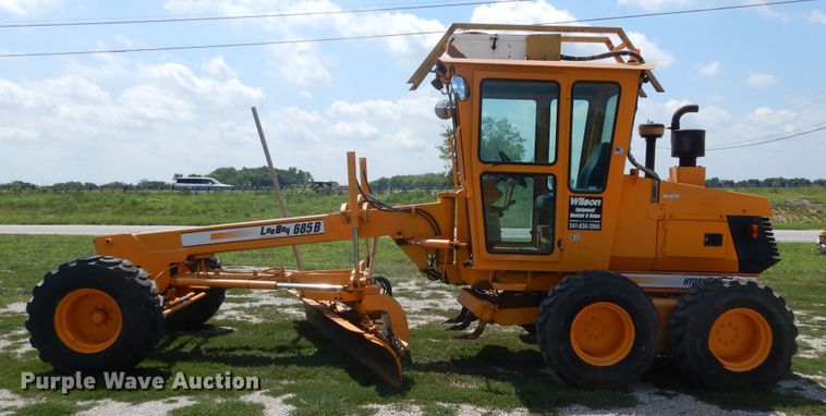 image for item DY9846 2000 LeeBoy 685B motor grader