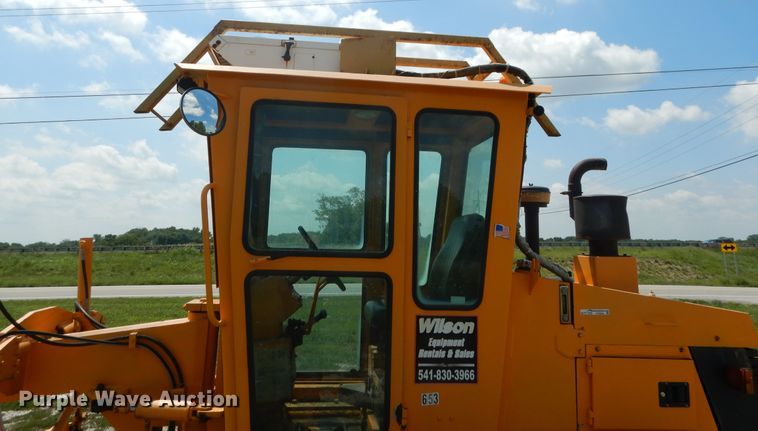 image for item DY9846 2000 LeeBoy 685B motor grader