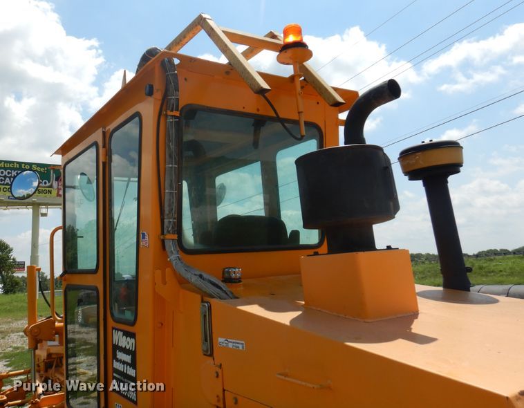 image for item DY9846 2000 LeeBoy 685B motor grader