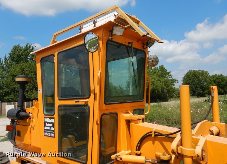 image for item DY9846 2000 LeeBoy 685B motor grader