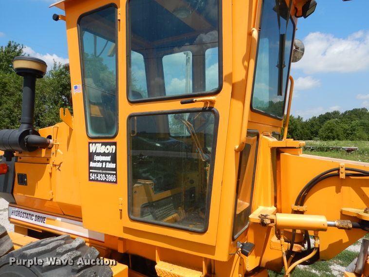 image for item DY9846 2000 LeeBoy 685B motor grader