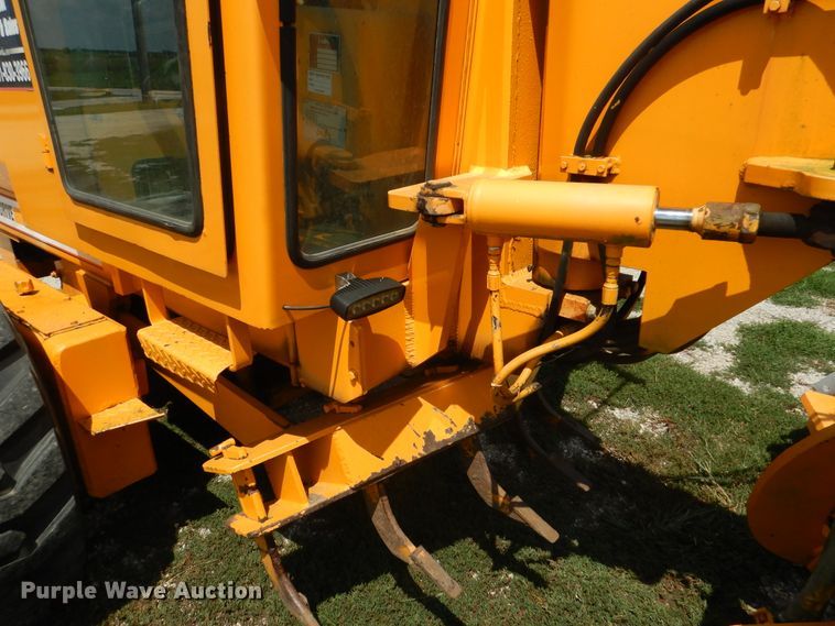 image for item DY9846 2000 LeeBoy 685B motor grader