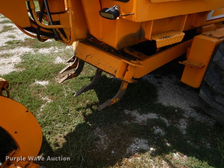 image for item DY9846 2000 LeeBoy 685B motor grader