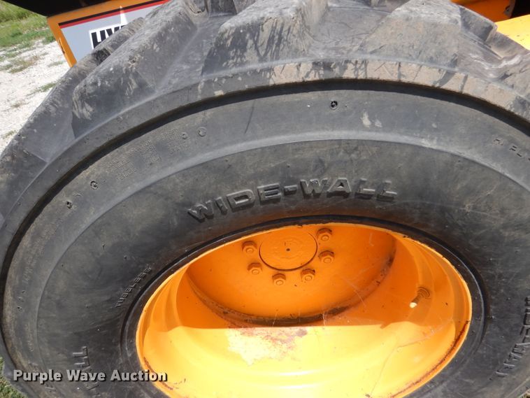 image for item DY9846 2000 LeeBoy 685B motor grader